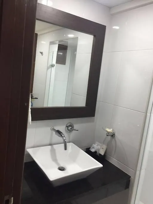 公寓 Lindo Apartmeti 波哥大